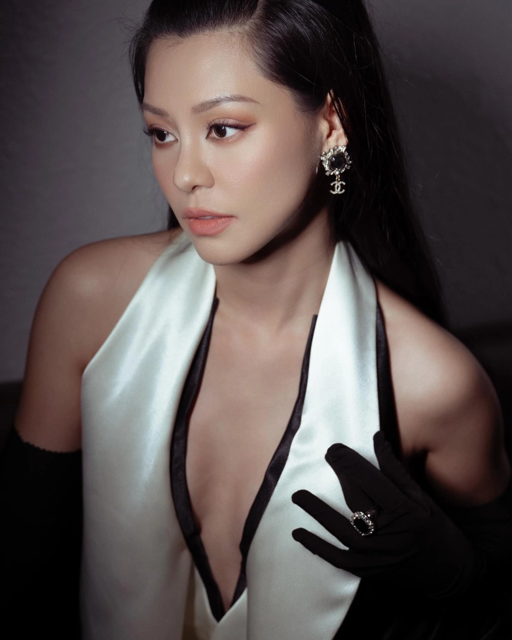 Tìm hiểu về những sản phẩm âm nhạc tuyệt vời trong bùi lan hương album