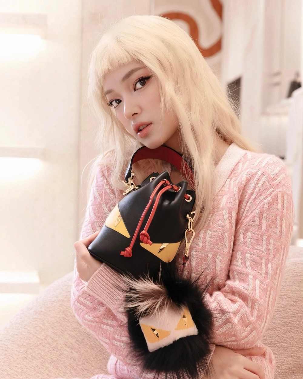 Sắc thái đầy cá tính trong MV Châu Bùi Hit Me Up gây sốt