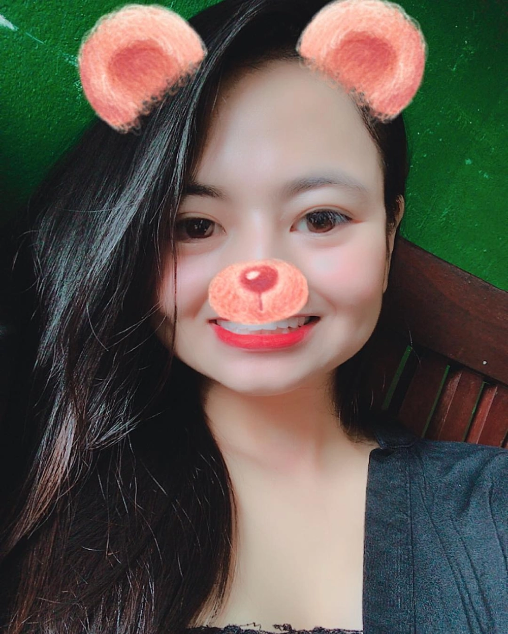 Theo dõi diễn viên Việt Hoa Facebook để cập nhật những thông tin mới nhất