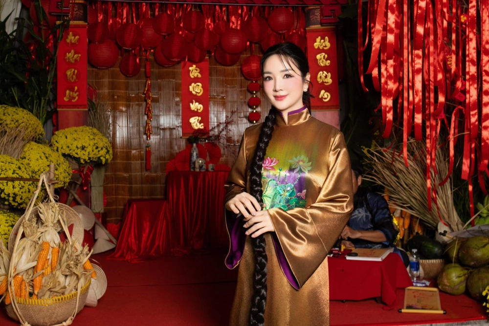 Vẻ đẹp cuốn hút của hoa hậu đền hùng giáng mi