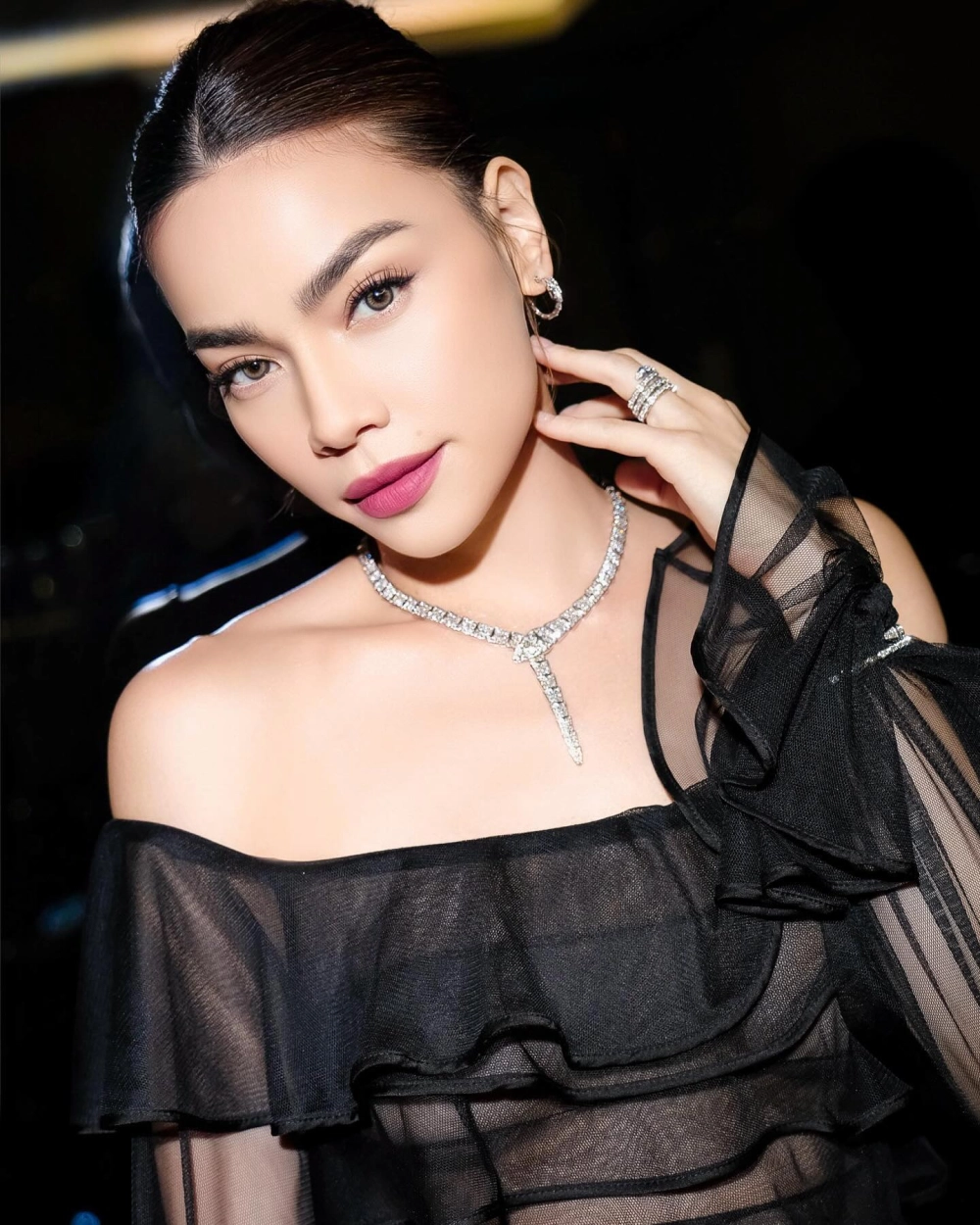 Giai điệu buồn man mác trong hồ ngọc hà sao ta lặng im