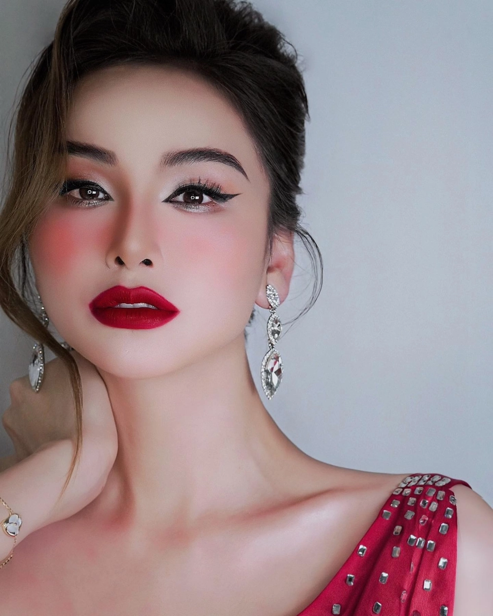 Thông tin chi tiết về hoa hậu diễm hương ly dị chồng lần 2