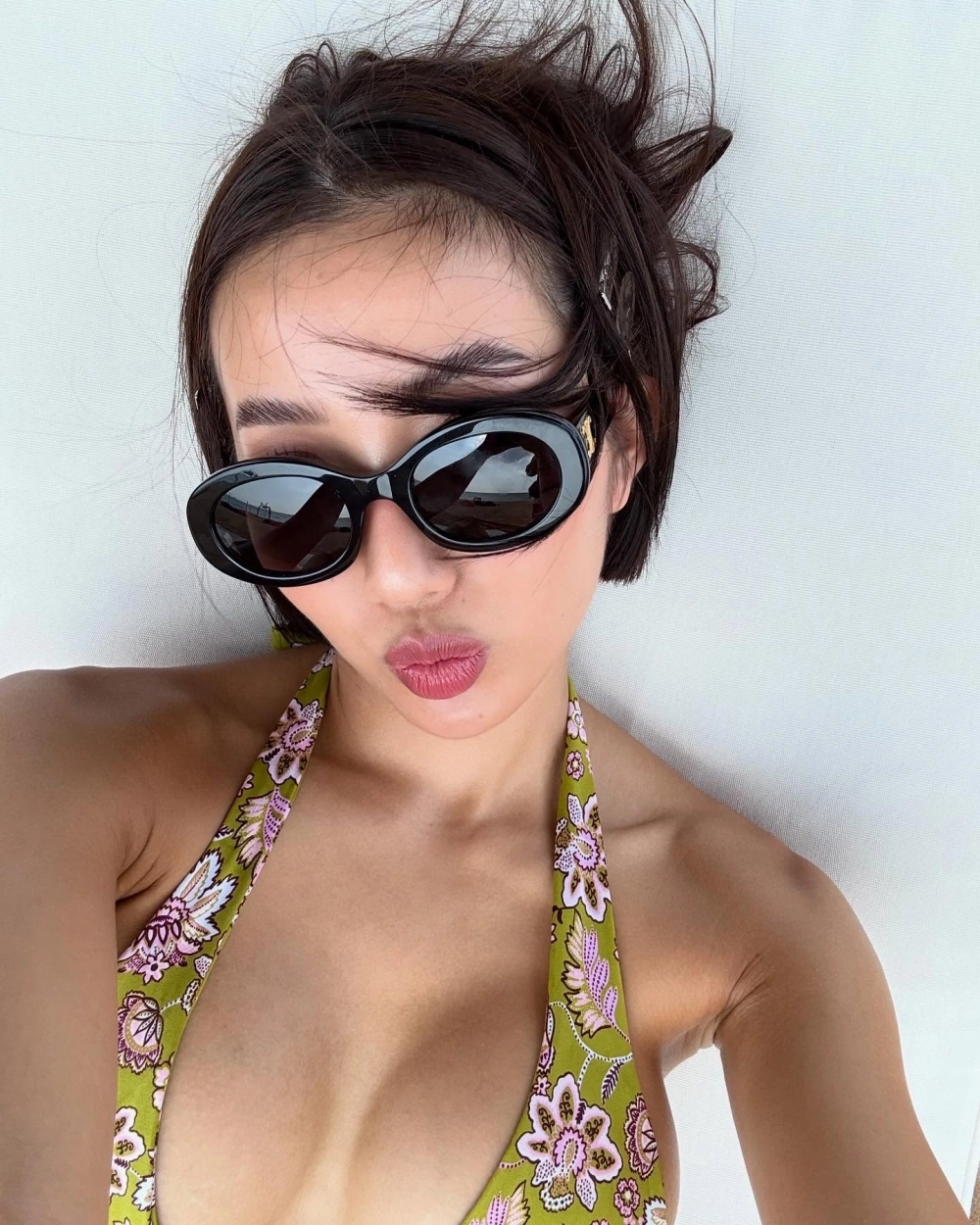 Gái hàn quốc mặc bikini mang vẻ đẹp ngọt ngào quyến rũ