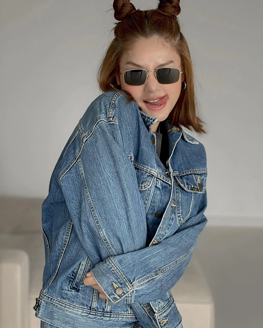 Cùng thể hiện tài năng ca hát với những bài hát miu lê karaoke hot nhất
