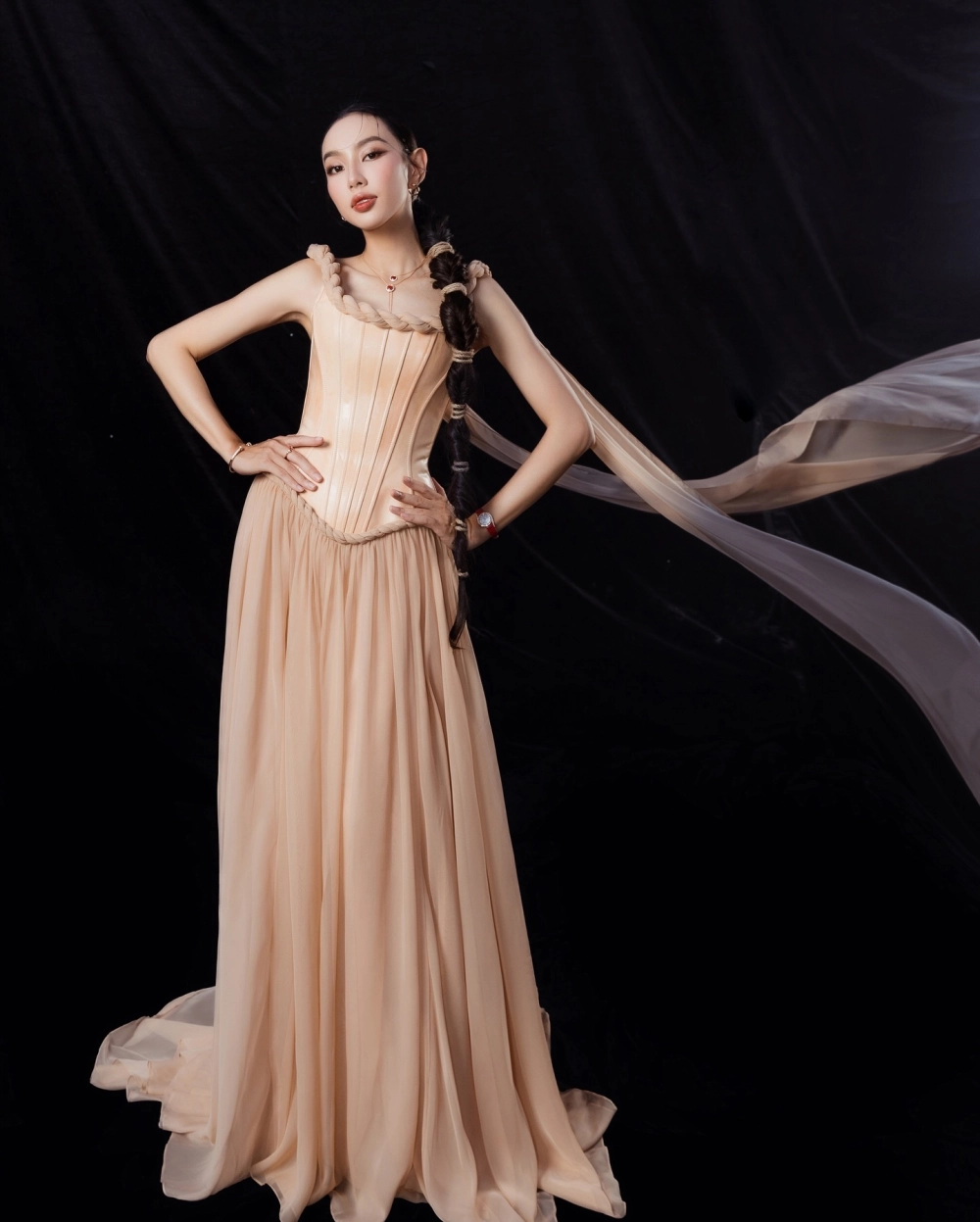 Thực hư thông tin nguyễn thúc thùy tiên chuyển giới