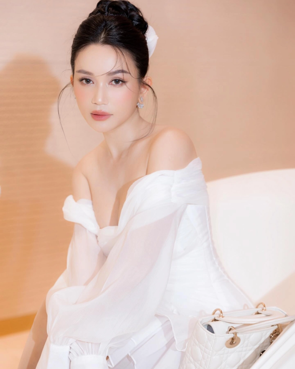 Ảnh avatar cô gái cá tính, phong cách và đầy lôi cuốn