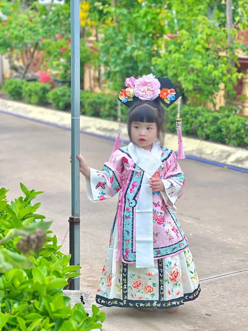 Miễn phí tải Hình ảnh bé gái dễ thương cho điện thoại miễn phí cực xinh