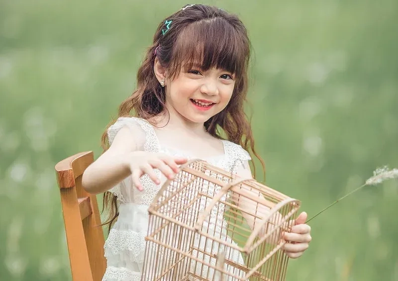 Cập nhật ngay Hình nền em bé gái HD rõ nét cực kỳ dễ thương