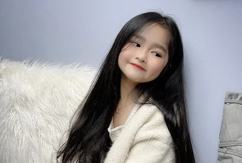 Lưu ngay Hình ảnh em bé gái dễ thương đáng yêu chuẩn nét cute