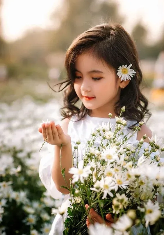 Gợi ý Hình nền em bé gái dễ thương dễ thương khiến bạn tan chảy
