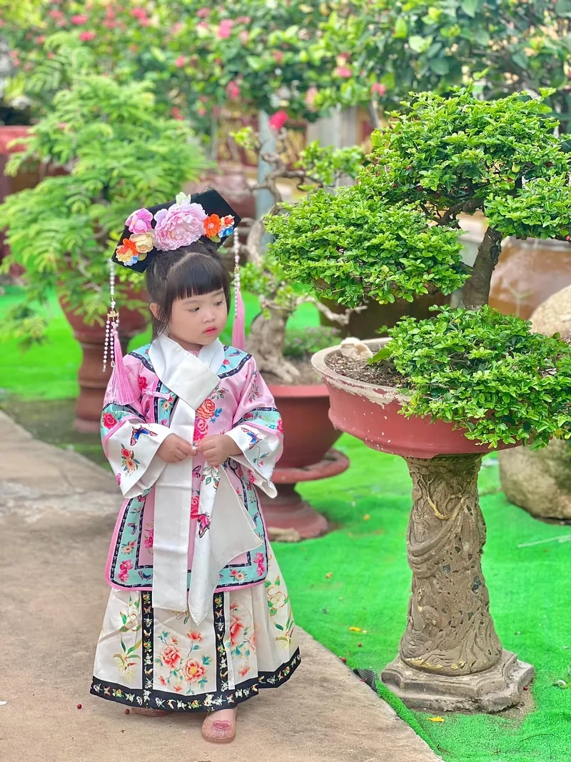 Ngắm nhìn Hình ảnh bé gái dễ thương cho điện thoại dễ thương mỗi ngày