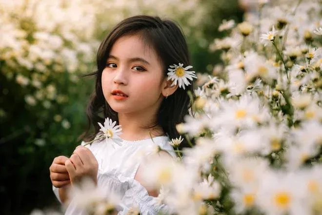 Thỏa sức tải Hình ảnh em bé gái dễ thương miễn phí cực dễ thương