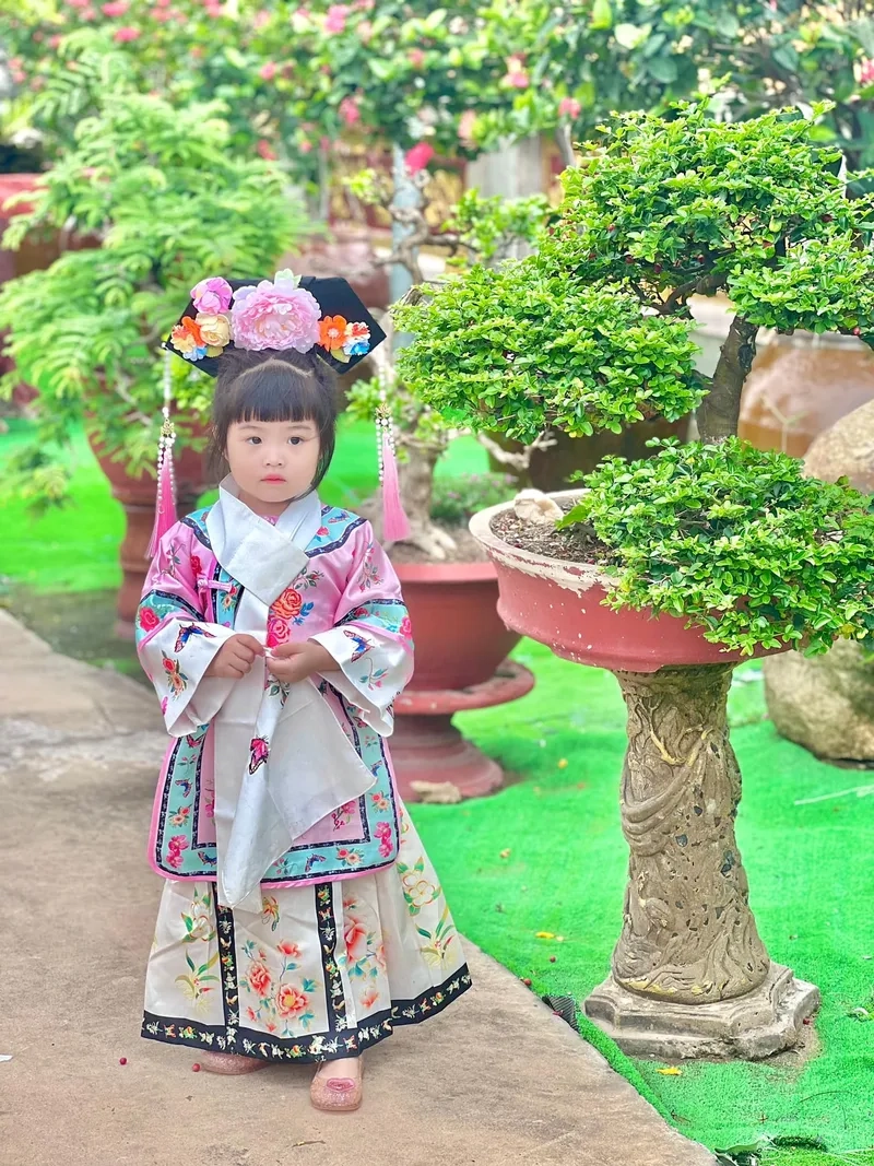 Tải ngay Hình ảnh bé gái dễ thương cho điện thoại HD siêu nét
