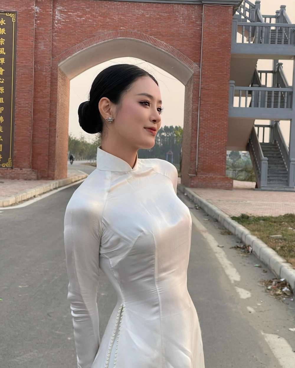 Tiểu sử của Bùi Khánh Linh