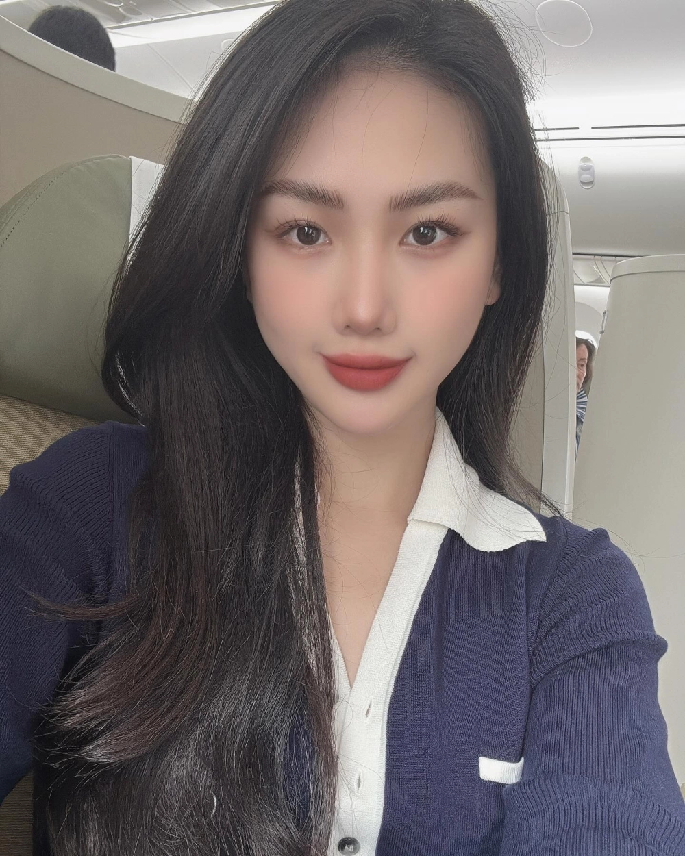 Bùi Quỳnh Hoa Miss Universe 2023 trình diễn áo dài ấn tượng