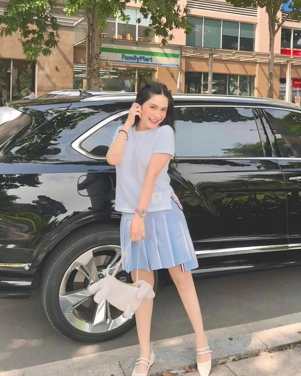 Khám phá về người chồng của Đoàn Di Băng, người luôn sát cánh cùng cô