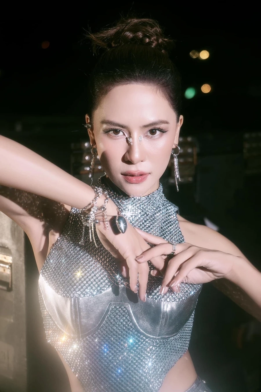 Hà Nhi dĩ vãng nhạt nhòa remake lyrics mang đến phiên bản âm nhạc mới mẻ đầy cảm xúc