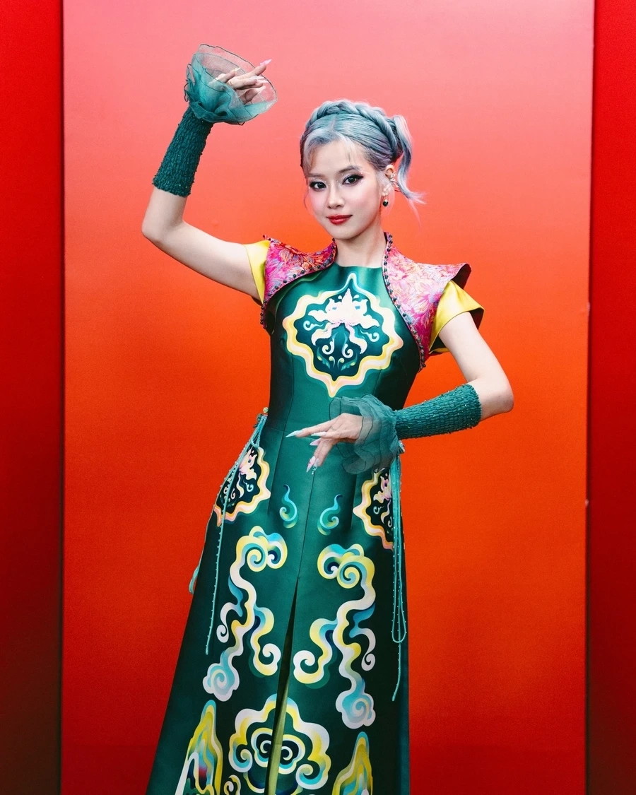 Hoàng Yến Chibi Chiều Cao khiến nhiều fan tò mò về vẻ đẹp ngoài đời của cô