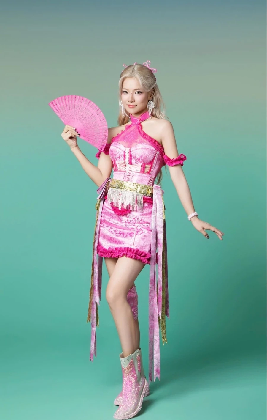 Đồi Hoa Mặt Trời Hoàng Yến Chibi Lyric giúp người nghe hiểu thêm về những thông điệp trong bài hát