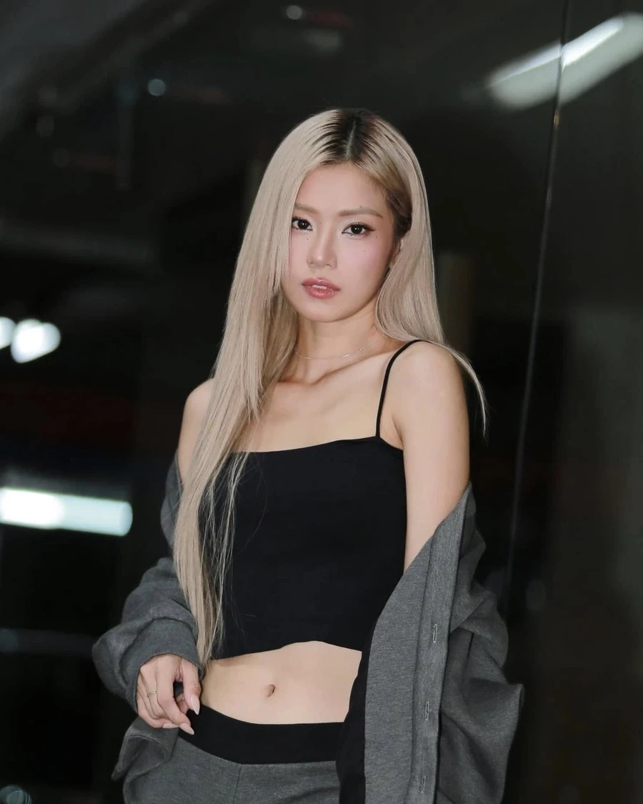 Lời bài hát Hoàng Yến Chibi No Boyfriend dễ thương, đầy tươi vui, thể hiện sự độc lập