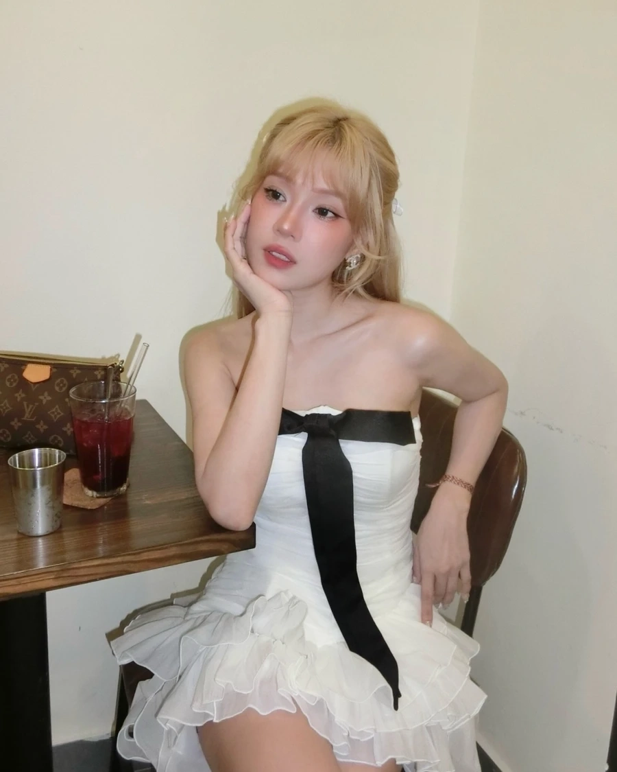 Lời bài hát Hoàng Yến Chibi No Boyfriend dễ thương, đầy tươi vui, thể hiện sự độc lập