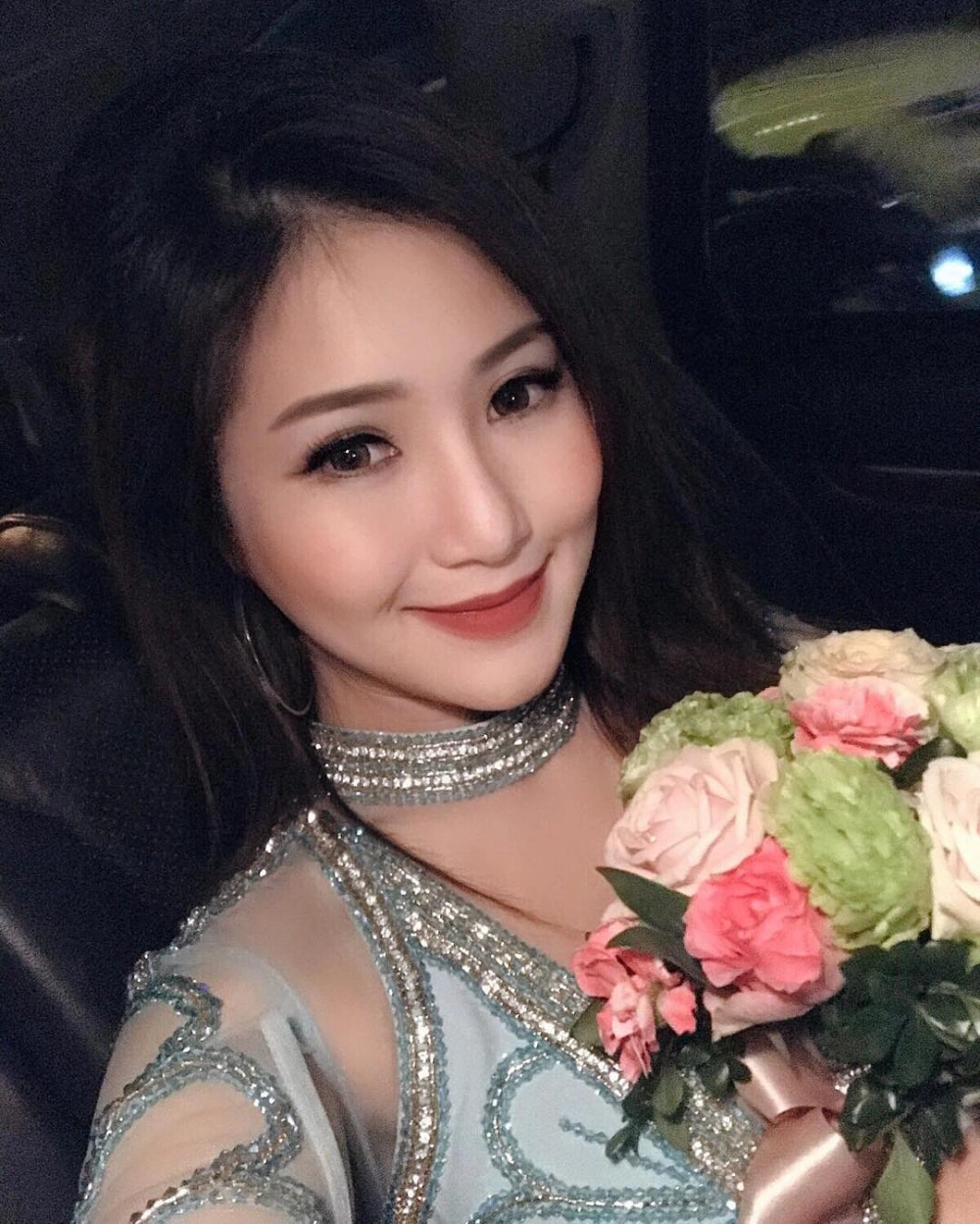 Tin đồn Hương Tràm sinh con cho ai gây chú ý