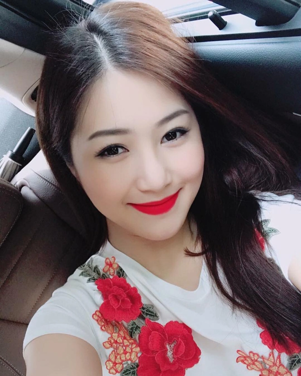 Xem ngay Hương Tràm list nhạc hot không thể bỏ lỡ