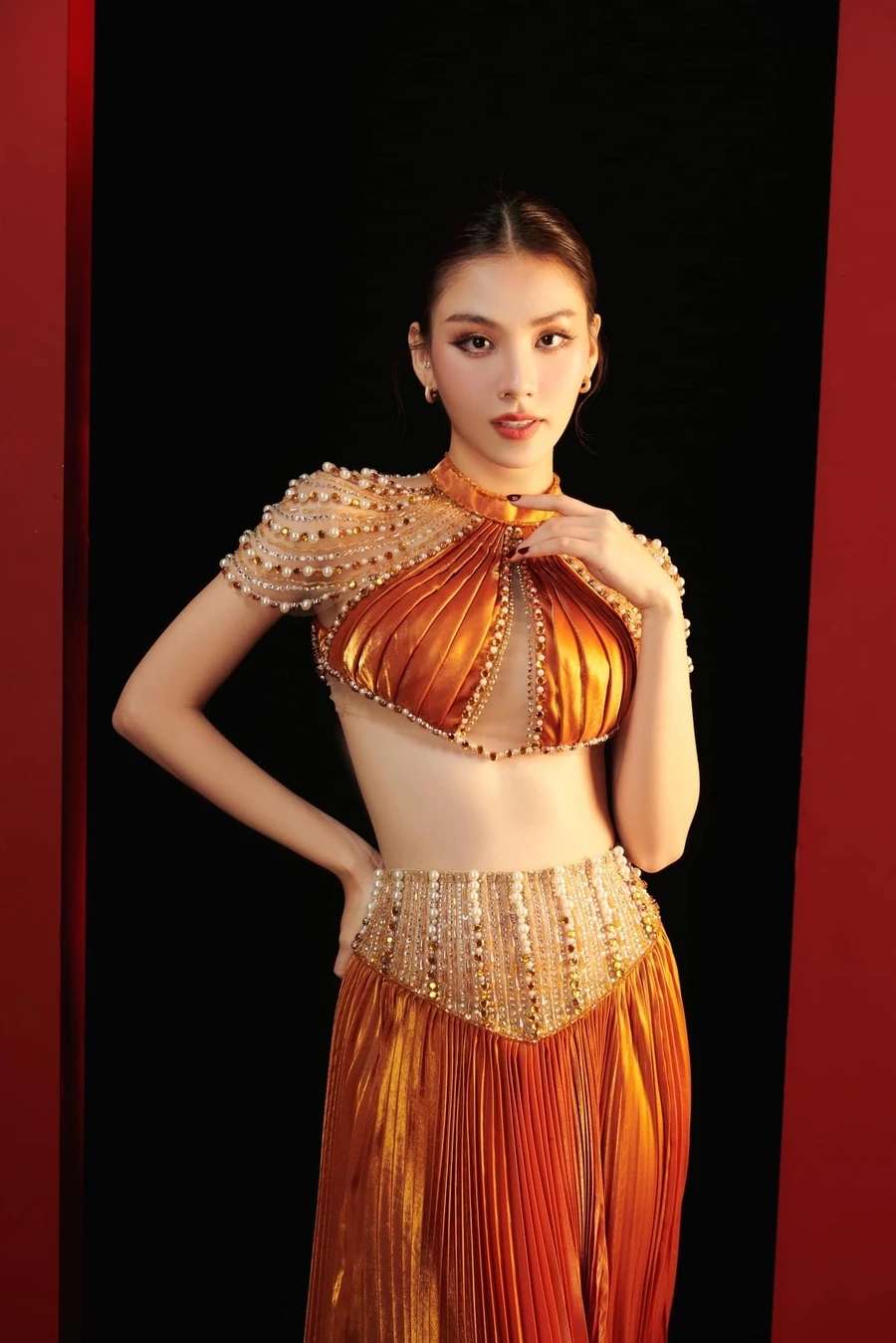 Huỳnh Nguyễn Mai Phương tỏa sáng với vẻ đẹp ngọt ngào và trí tuệ