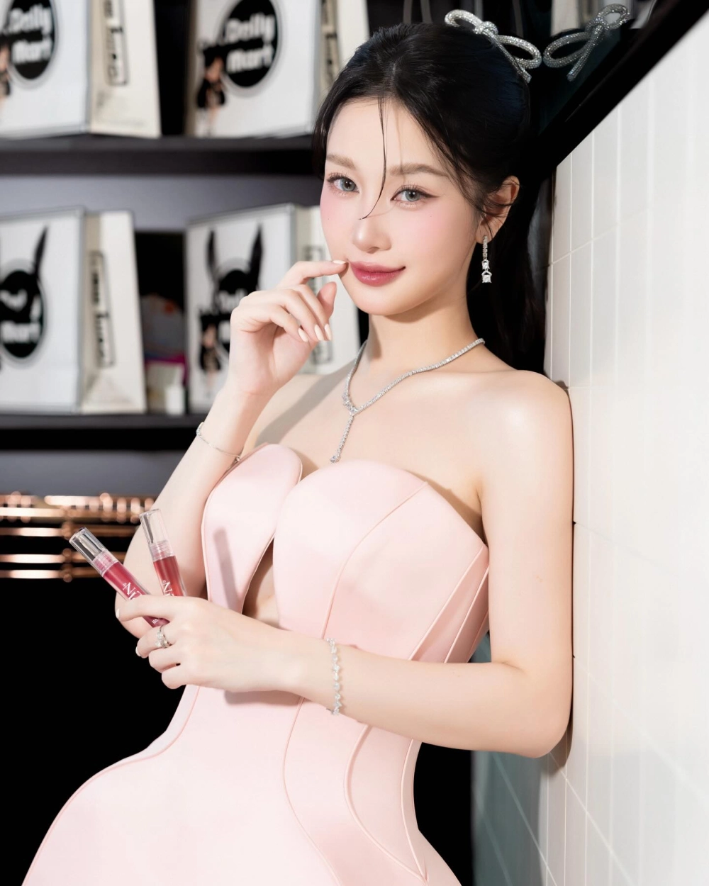 Tận hưởng tài năng của diễn viên jun vũ qua từng vai diễn