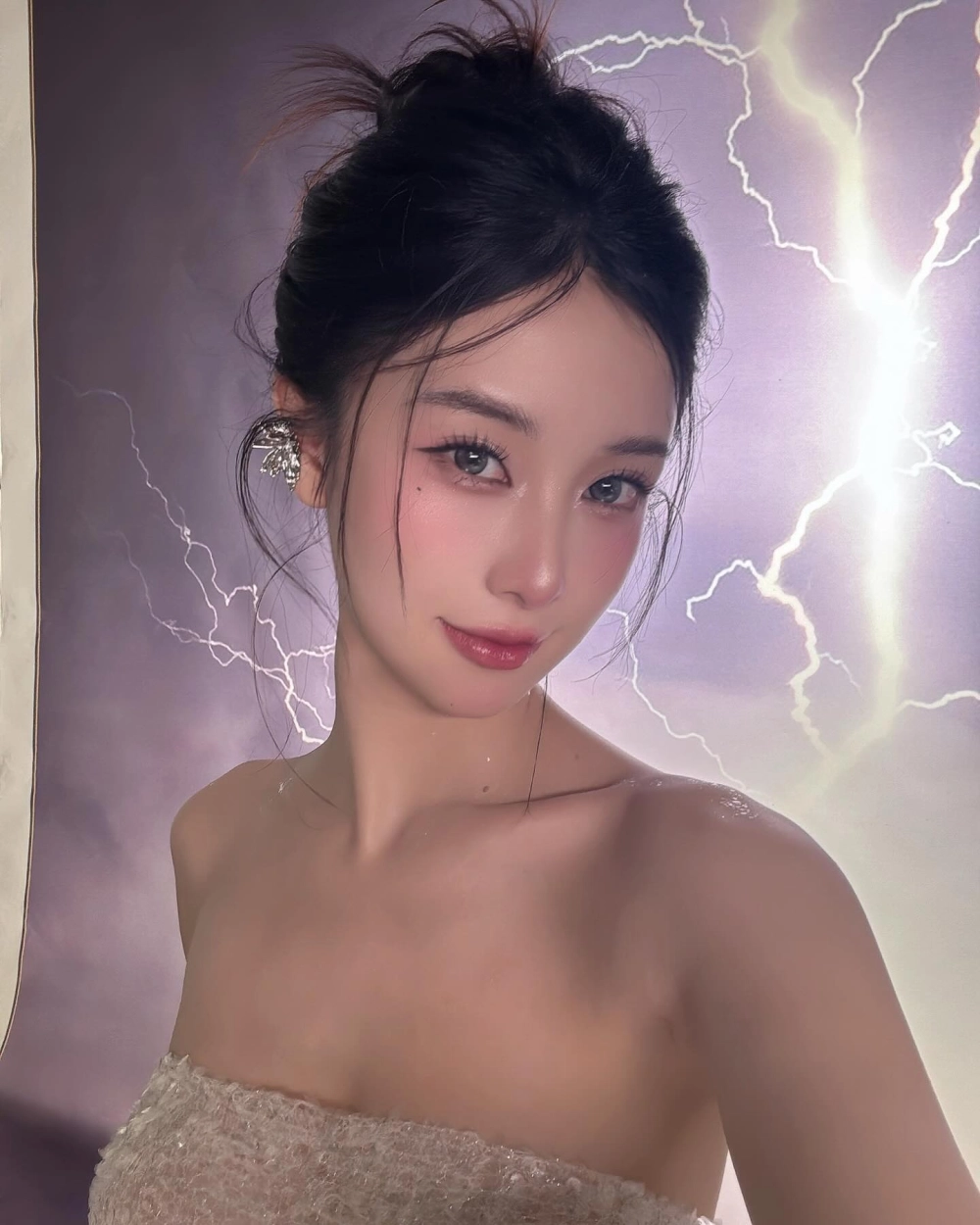 Cô nàng jun vũ nói tiếng thái rất chuẩn khiến fan ngạc nhiên