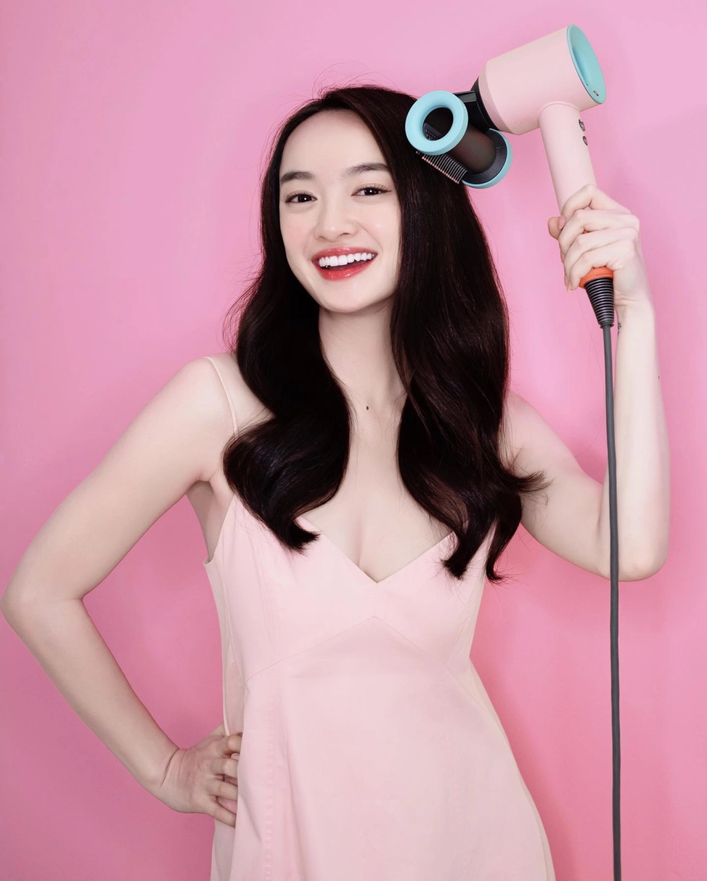 Ảnh tuổi thơ gây bất ngờ tiết lộ kaity nguyễn sinh năm bao nhiêu