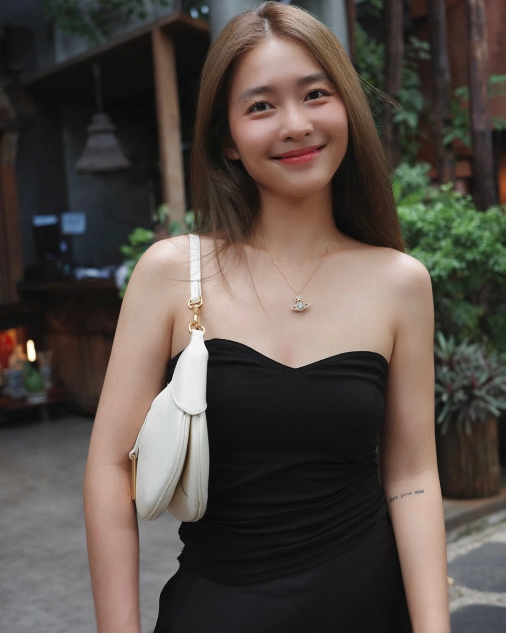 Ca sĩ Khả Ngân cũng đang từng bước phát triển sự nghiệp âm nhạc của mình