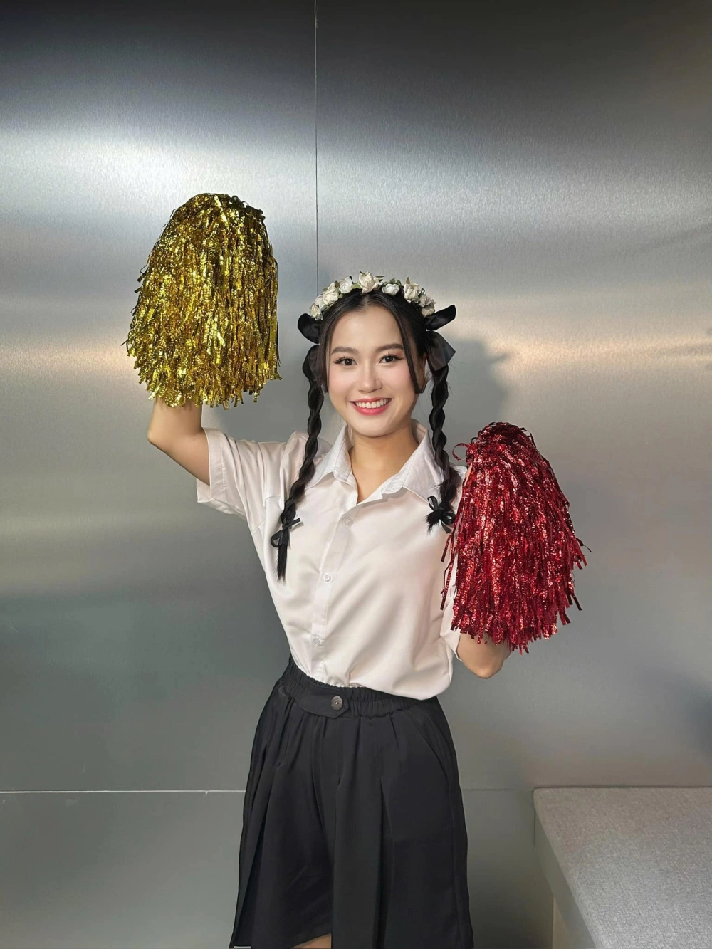 Lâm vỹ dạ hát bolero gây bất ngờ với sự sâu lắng trong từng câu hát