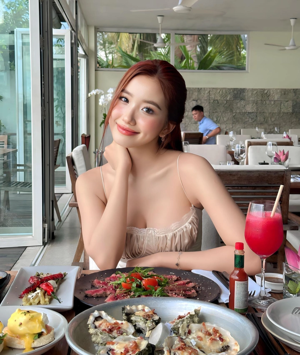 Tiểu sử của Lê Thị Khánh Huyền