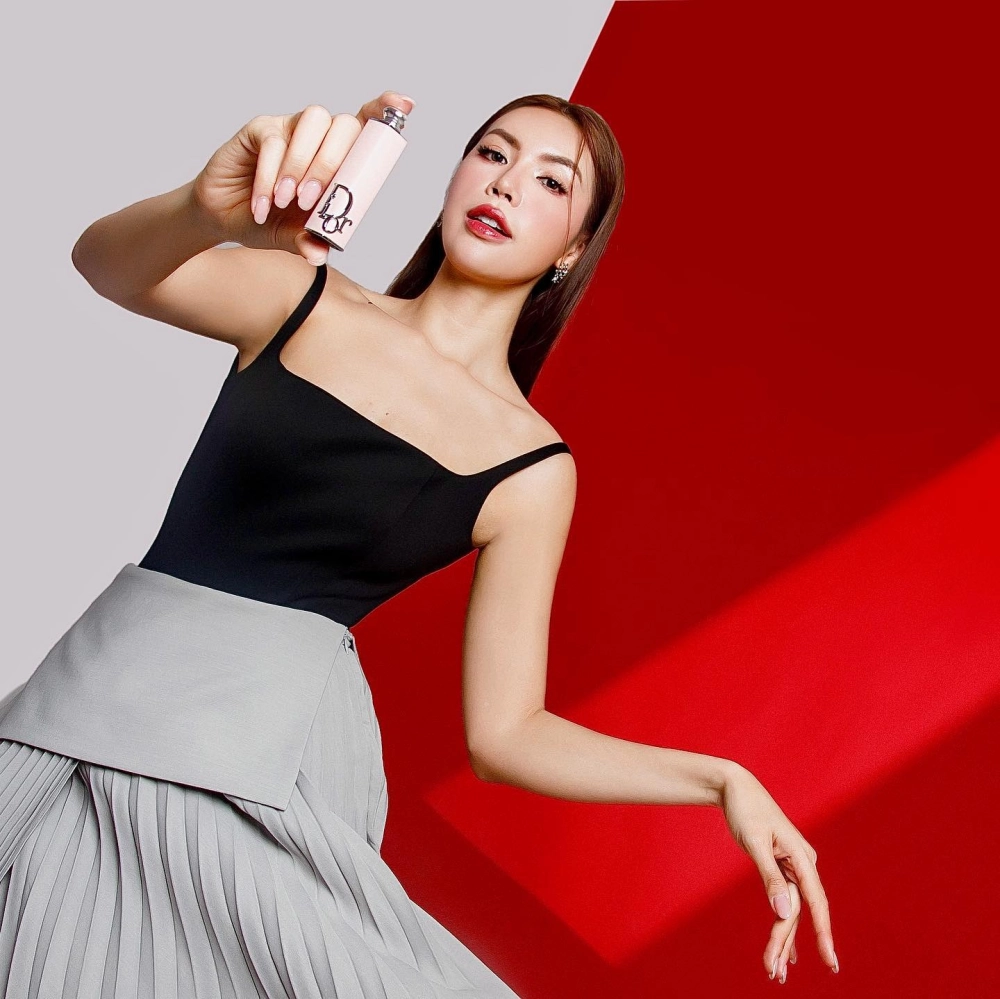 Tiểu sử của Minh Tú