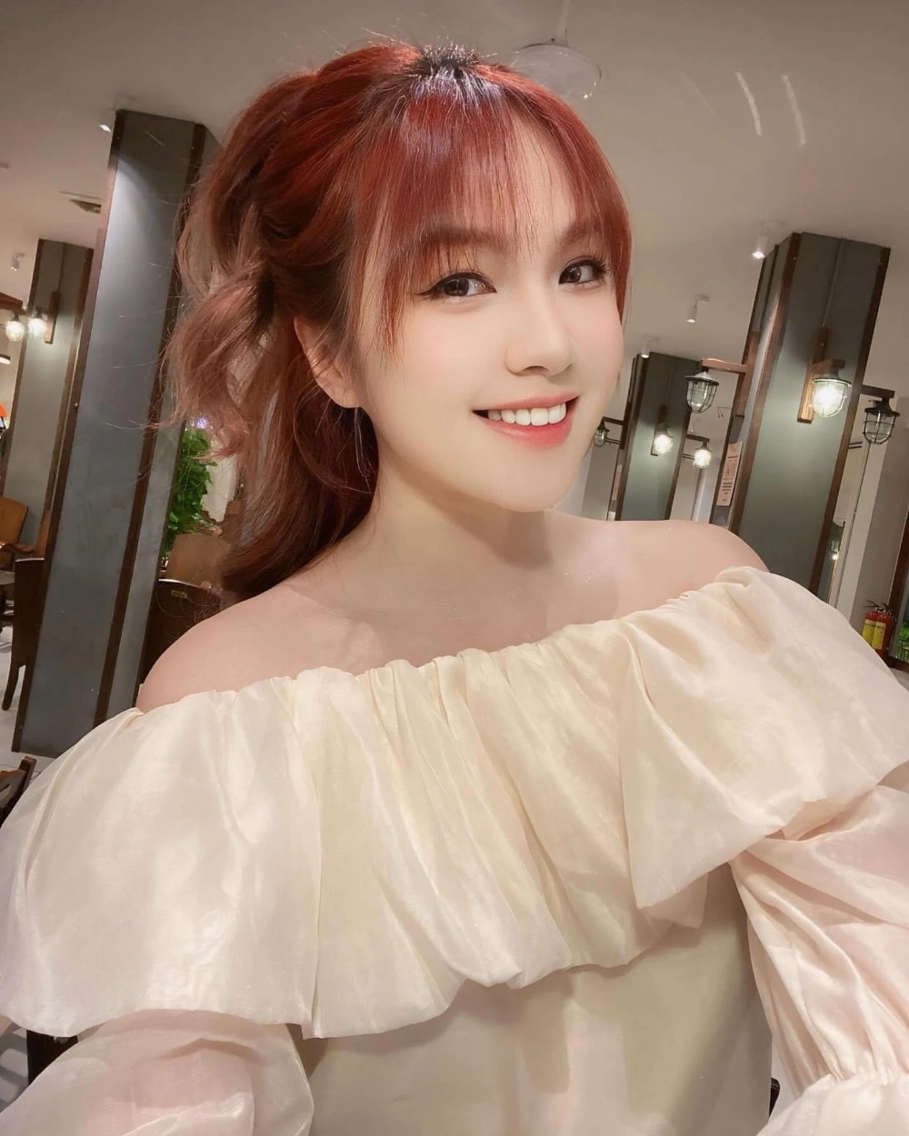 Tiểu sử của Như Hexi