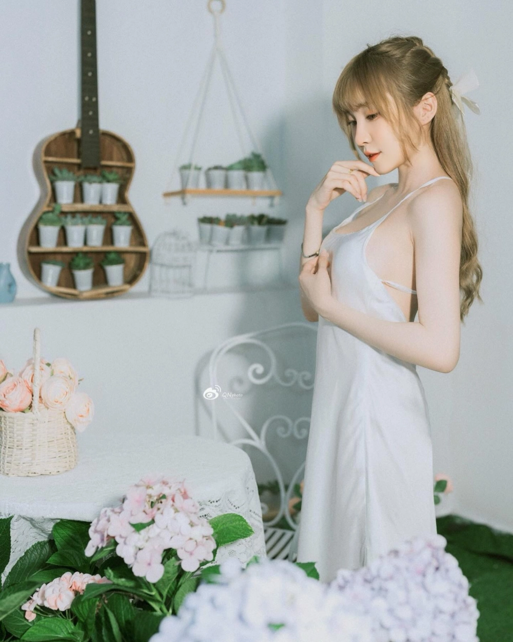Bài Cấm Như Hexi nổi bật với ca từ sâu sắc và giai điệu bắt tai