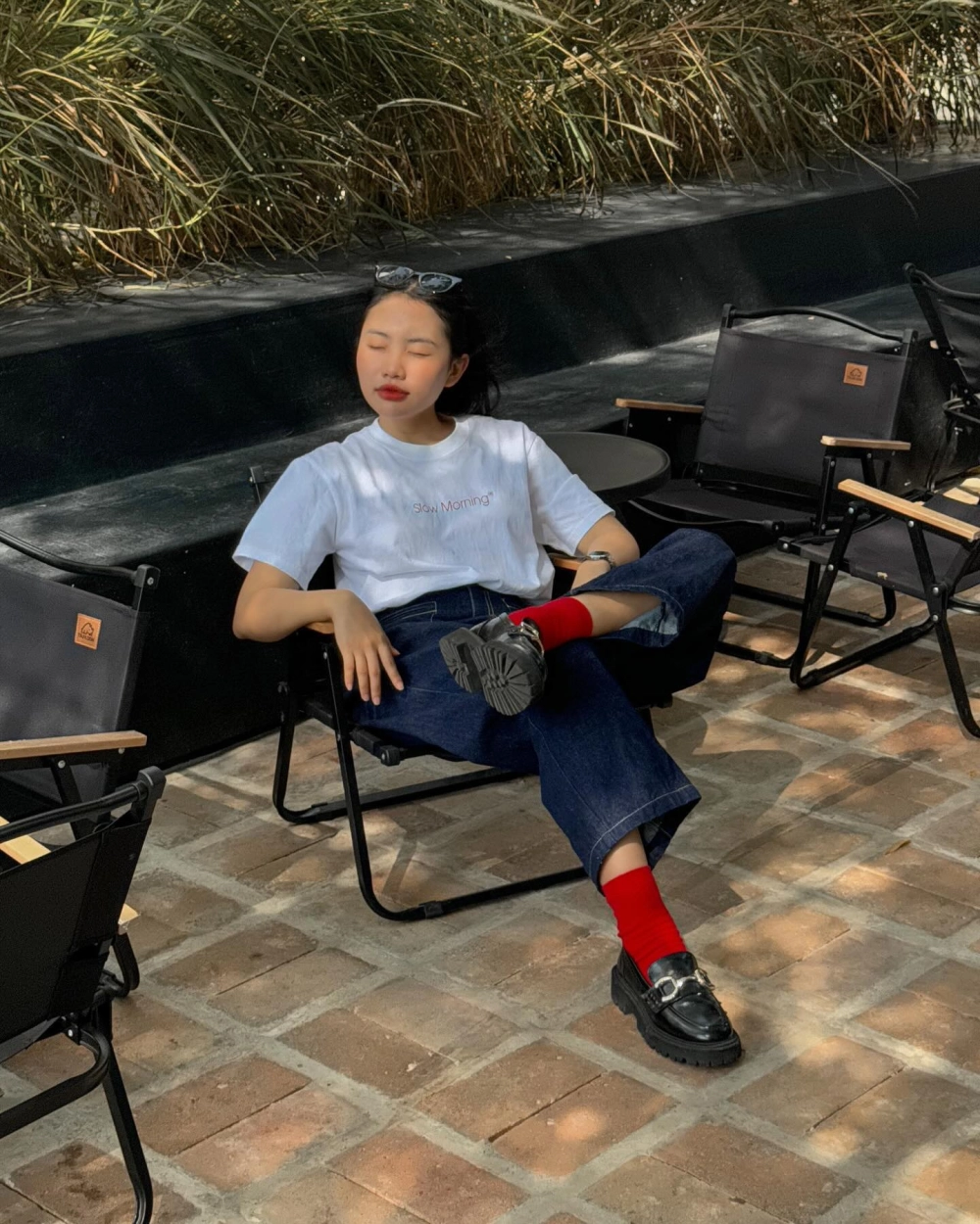 Phương Mỹ Chi mút kem dễ thương khiến fan thích thú
