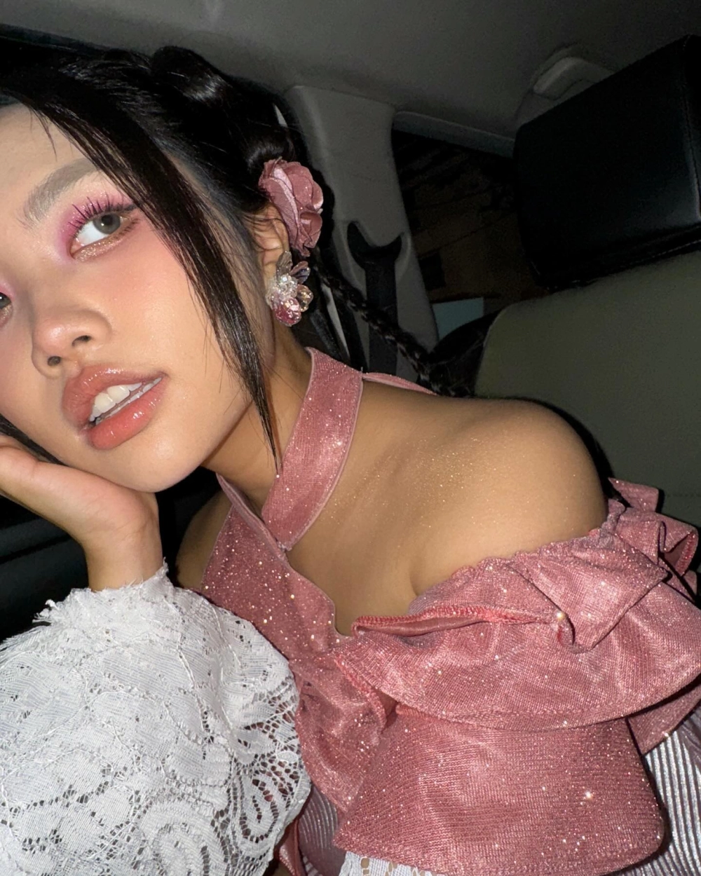 Phương Mỹ Chi thi hoa hậu là chủ đề khiến mạng xã hội bùng nổ