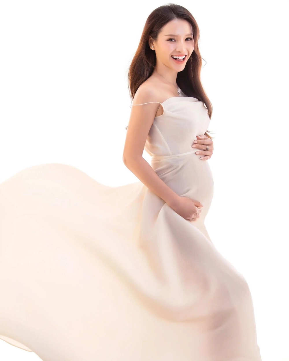 Khám phá Phương Trinh Jolie là ai và hành trình đầy ấn tượng trong sự nghiệp nghệ thuật