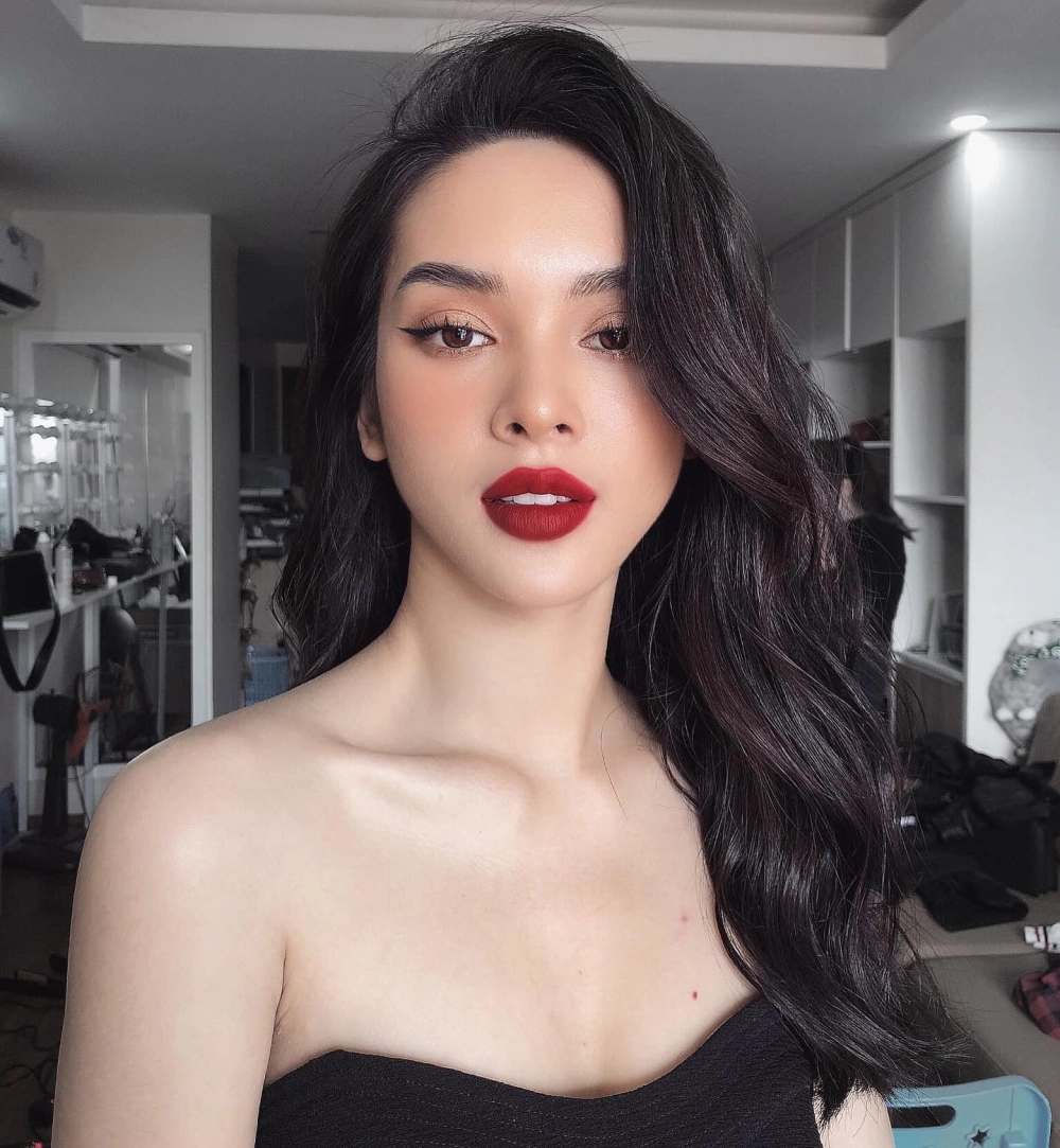 Cùng thưởng thức Quỳnh Lương MV với những giai điệu ngọt ngào và cuốn hút
