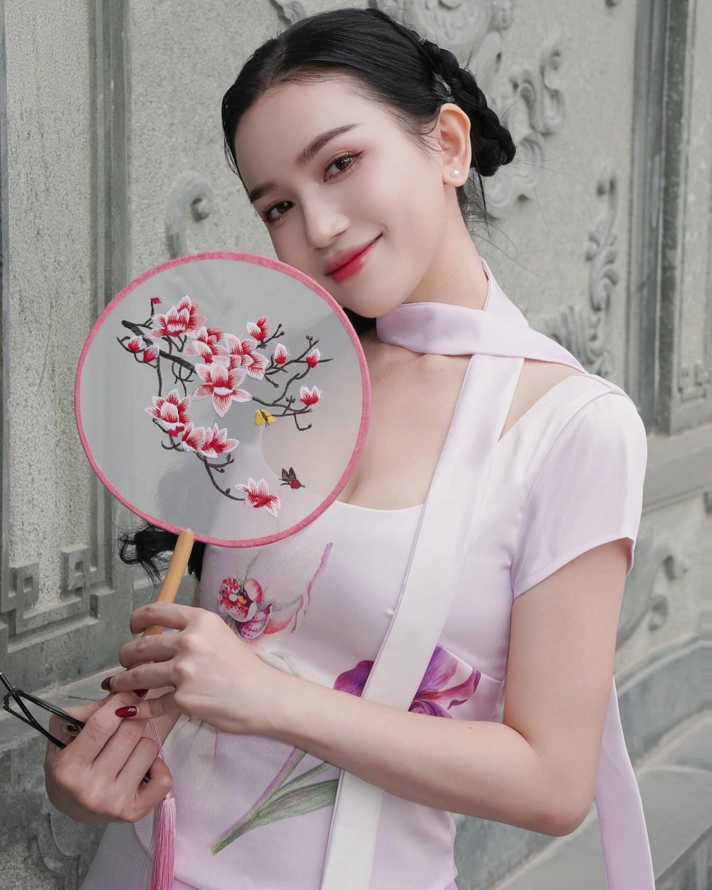 Phong độ thời gian qua ảnh Nghệ Sĩ Thanh Sang Bao Nhiêu Tuổi