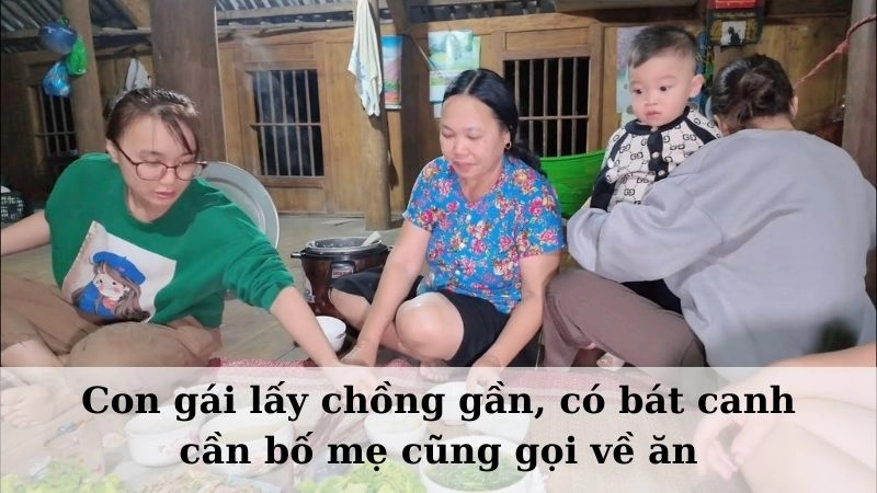 Lấy chồn g gần có bát canh cần nó cũng mang sang