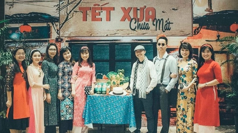 Thơ về tết xưa như cỗ máy thời gian đưa ta trở lại ngày thơ ấu với biết bao kỉ niệm