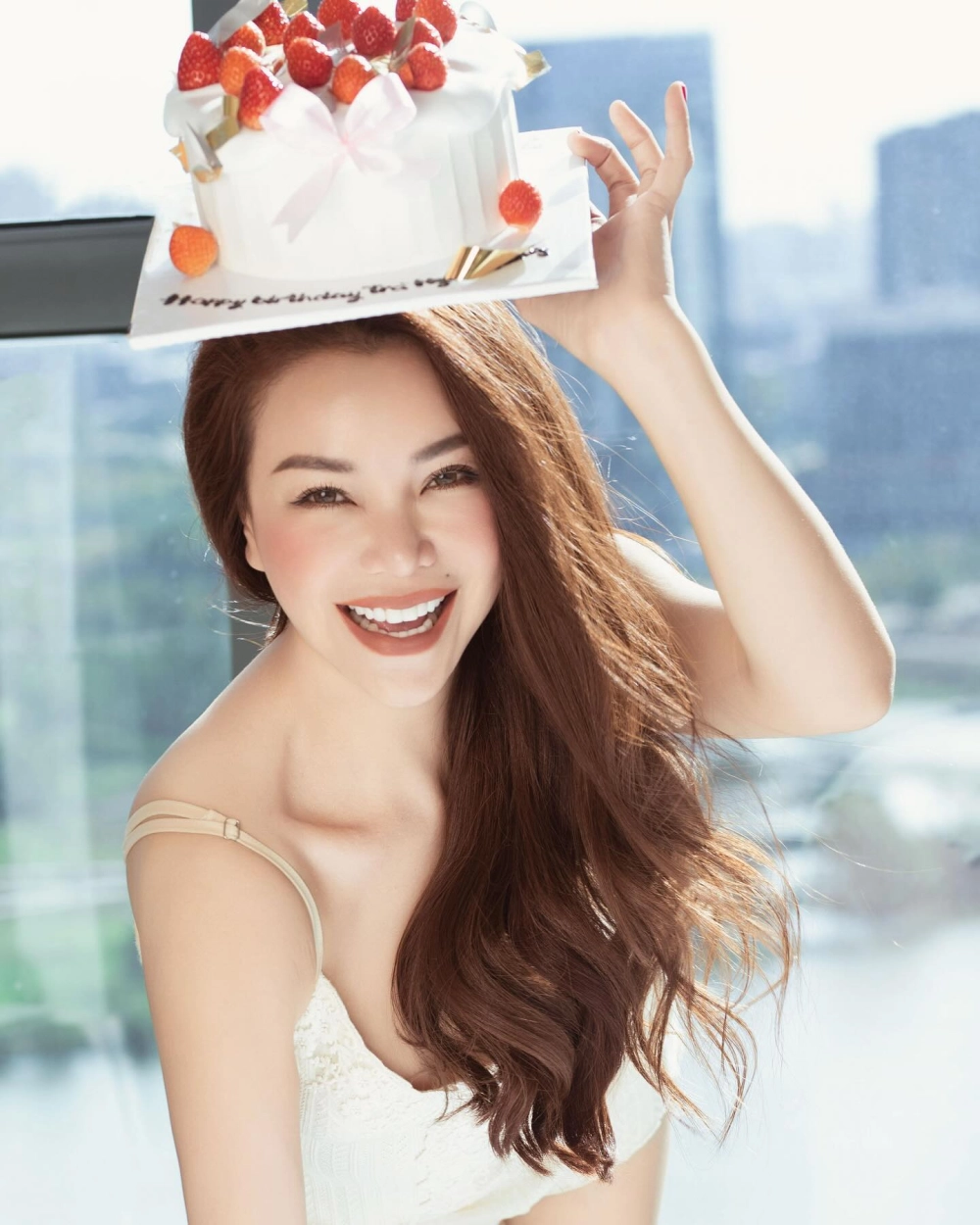 Ca sĩ Trà Ngọc Hằng khoe giọng hát ngọt ngào đầy mê hoặc