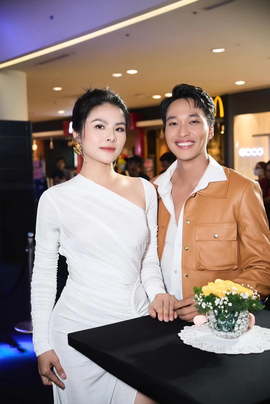 Vân Trang Bao Nhiêu Tuổi mà vẫn giữ được nhan sắc như thiếu nữ