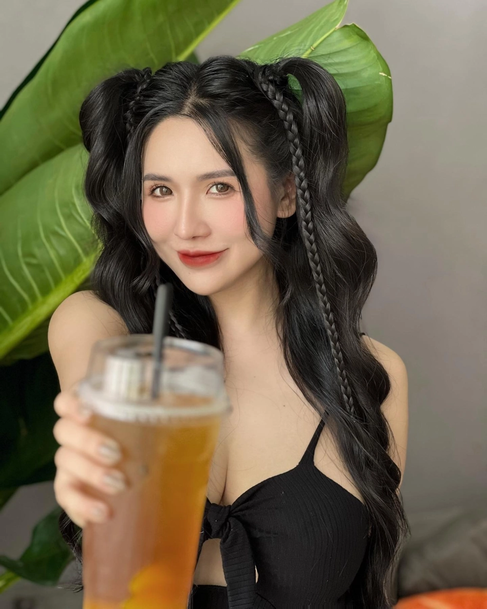 Viên Vibi idol live cuốn hút với màn thể hiện đặc sắc