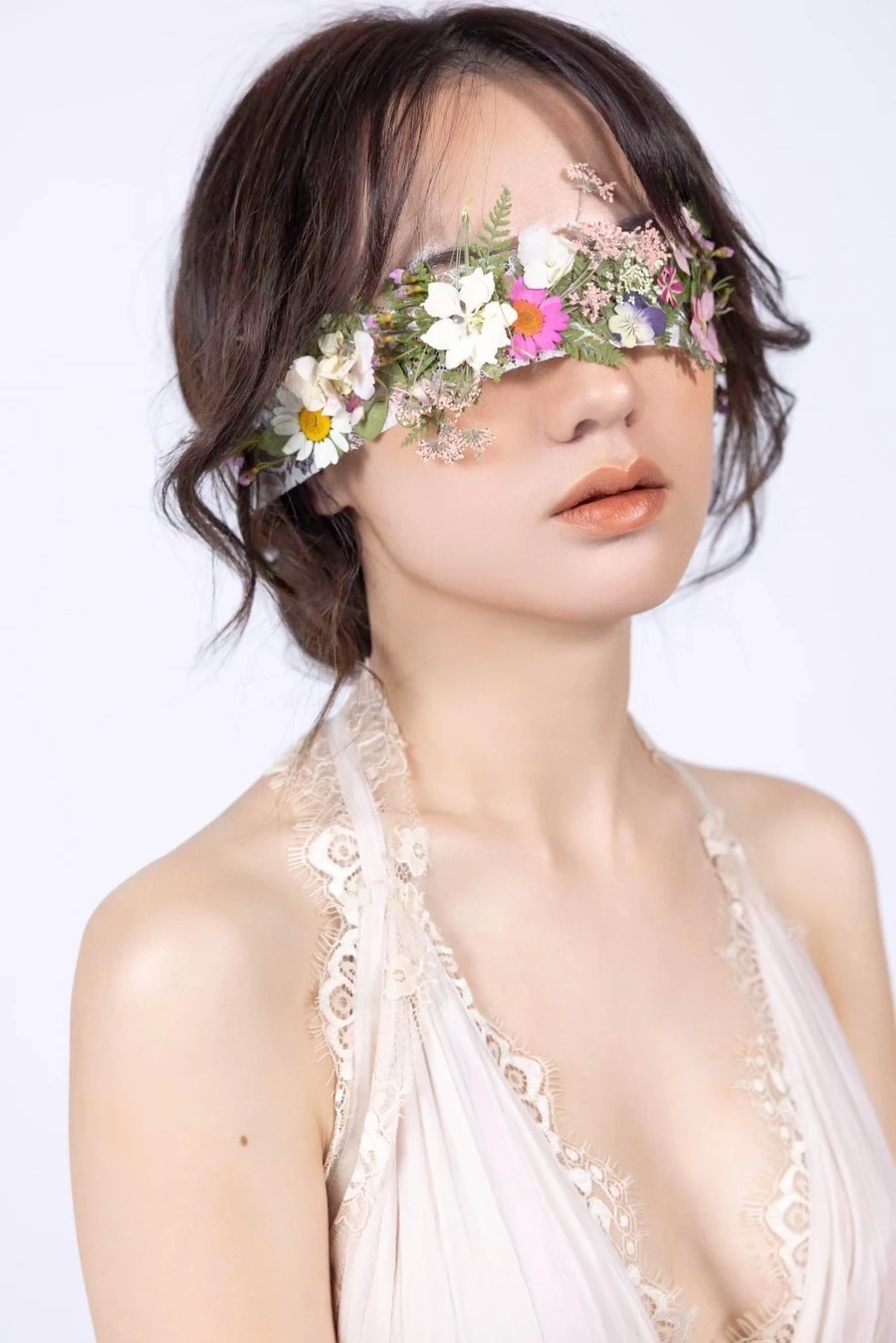 Bé xuân nghi bây giờ trưởng thành và ngày càng khẳng định được bản thân trong ngành giải trí