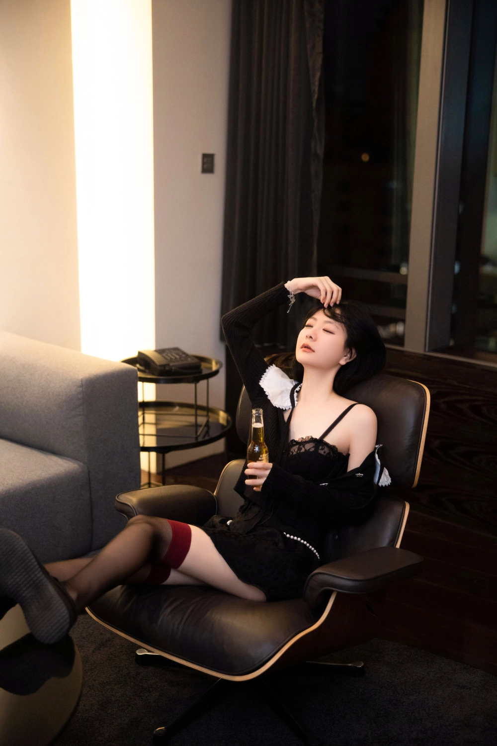 Ảnh gái vú to đít bự mông cong vú căng nóng bỏng cực phẩm