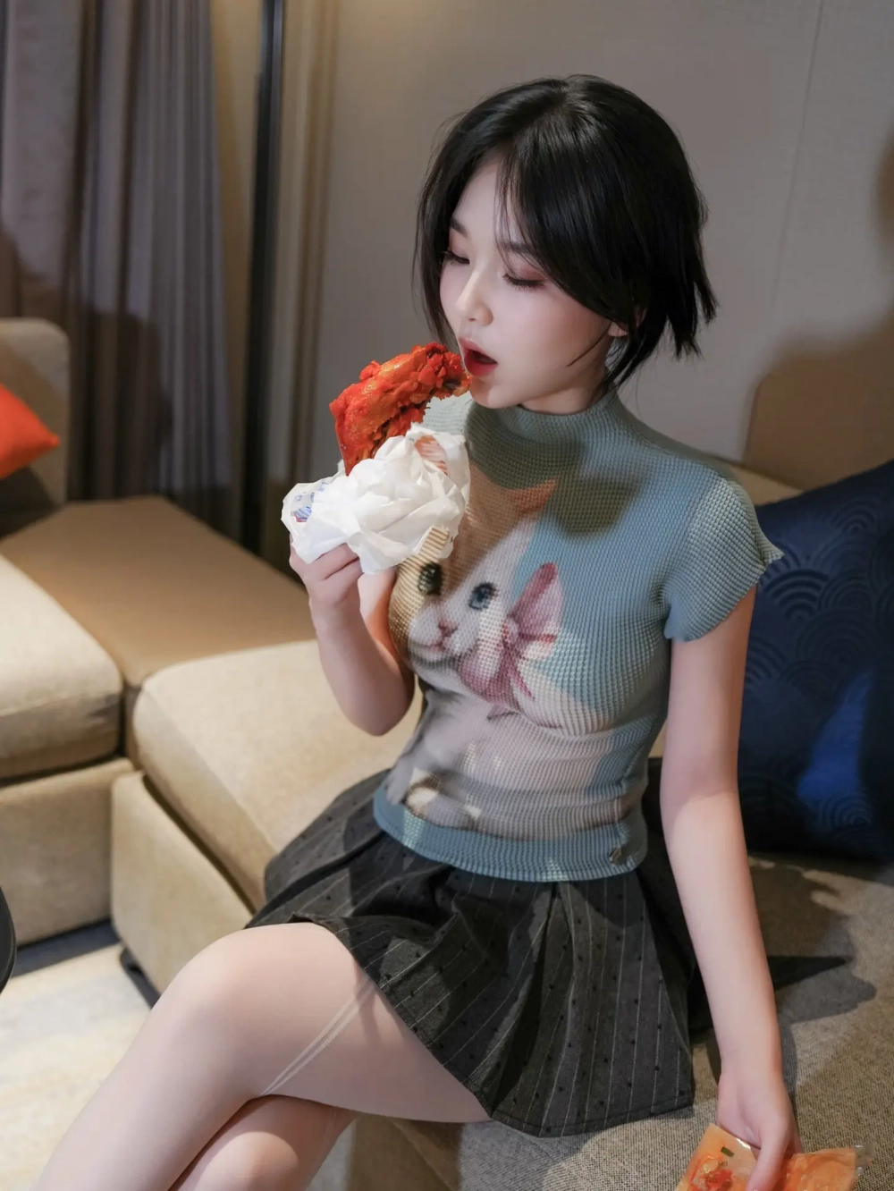 Ảnh gái vú to đít bự vú căng mông cong nóng bỏng bất tận